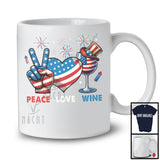 Peace Love Wine, génial 4 juillet drapeau américain signe de paix main coeur, boire ivrogne T-Shirt