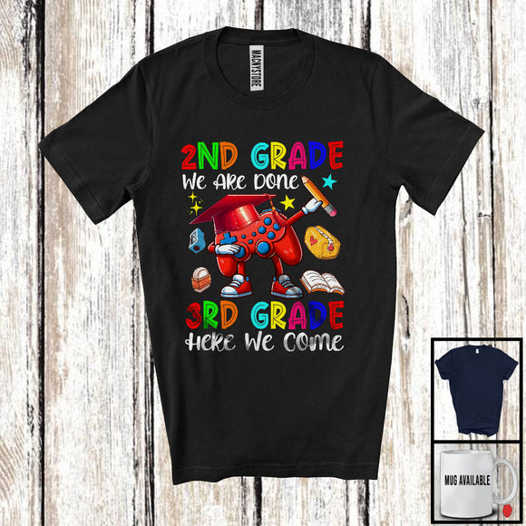 MacnyStore - 2nd Grade We Are Done 3rd Grade Here We Come, Adorable Last First Day School Gamer Dabbing T-Shirt