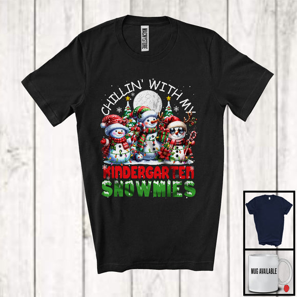 MacnyStore - Chillin' With My Kindergarten Snowmies; Amazing Christmas Three Teacher Snowman; X-mas Group T-Shirt