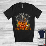 MacnyStore - I'm Just Here For The Boos, Amazing Halloween Skeleton Drinking Beer, Drunker Carved Pumpkin T-Shirt