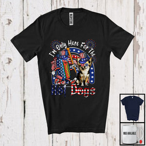 MacnyStore - I'm Only Here For The Hot Dogs, Lovely 4th Of July American Flag Chihuahua Owner, Patriotic T-Shirt