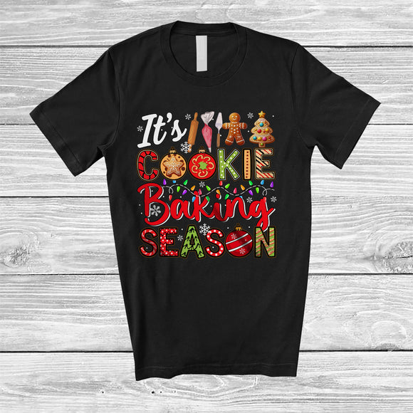 MacnyStore - It's Cookie Baking Season; Joyful Christmas Baker Baking; X-mas Lights Snow Family Group T-Shirt