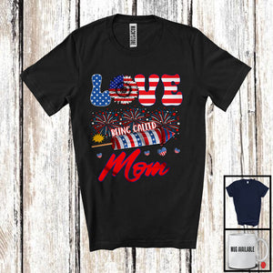 MacnyStore - Love Being Called Mom, Cheerful 4th Of July American Flag Firecracker, Patriotic Family Group T-Shirt