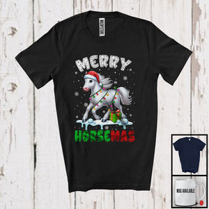 MacnyStore - Merry Horsemas; Adorable Christmas Santa Horse; X-mas Lights Snowing Farm Farmer T-Shirt