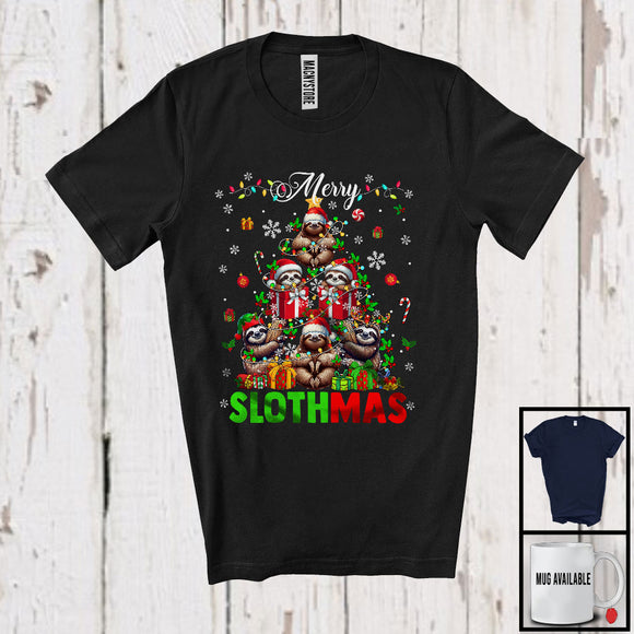 MacnyStore - Merry Slothmas; Humorous Christmas Reindeer Elf Santa Sloth Christmas Tree; X-mas Animal Lover T-Shirt