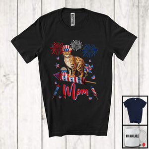 MacnyStore - Mom, Adorable Mother's Day 4th Of July Bengal Cat With Fireworks, American Flag Patriotic T-Shirt