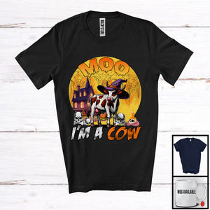 MacnyStore - Moo I'm A Cow, Sarcastic Halloween Costume Witch Farm Farmer, Scary Moon Skulls Lover T-Shirt