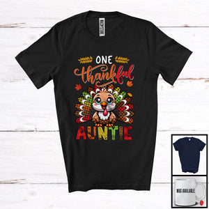 MacnyStore - One Thankful Auntie; Amusing Thanksgiving Turkey Plaid Tail; Autumn Leaf Family Group T-Shirt