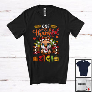 MacnyStore - One Thankful Gigi; Amusing Thanksgiving Turkey Plaid Tail; Autumn Leaf Family Group T-Shirt