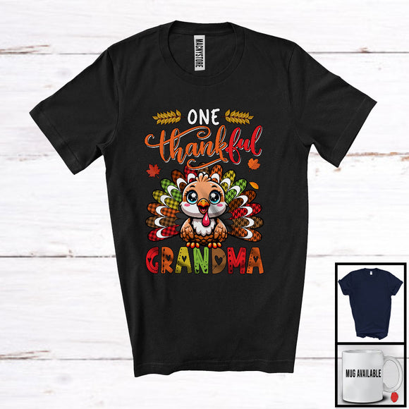 MacnyStore - One Thankful Grandma; Amusing Thanksgiving Turkey Plaid Tail; Autumn Leaf Family Group T-Shirt