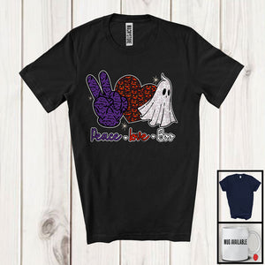 MacnyStore - Peace Love Boo, Humorous Halloween Peace Hand Sign Ghost Boo, Pumpkin Heart Family Group T-Shirt