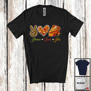 MacnyStore - Peace Love Pie; Awesome Thanksgiving Fall Leaves Heart Hand Sign; Fall Autumn Pie Lover T-Shirt