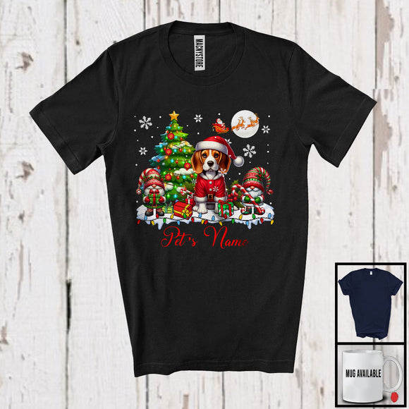 MacnyStore - Personalized Custom Name Santa Beagle With Gnome, Lovely X-mas Tree, Snow Around T-Shirt