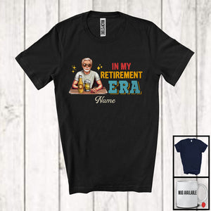 MacnyStore - Personalized In My Retirement Era, Cheerful Custom Name Men Drinking Beer, Family Group T-Shirt