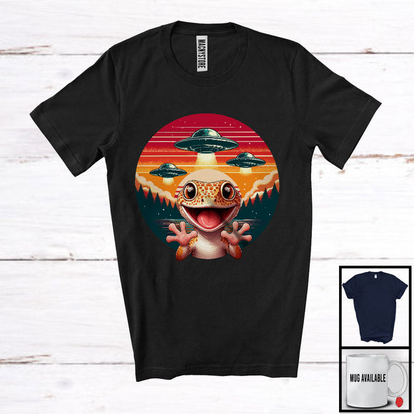 MacnyStore - Vintage Retro Gecko UFOs; Adorable Animal Lover UFO Aliens; Matching Family Group T-Shirt