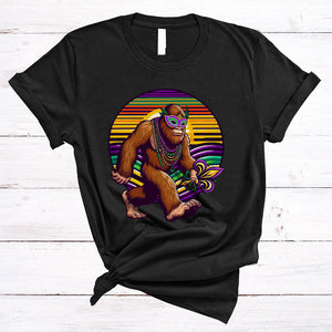 MacnyStore - Bigfoot Wearing Mardi Gras Beads Mask, Humorous Mardi Gras Bigfoot Lover, Parades Group T-Shirt