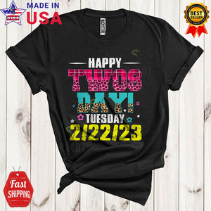 MacnyStore - Happy TwosDay 2023 Cool Cute Twosday Pink Leopard Plaid Lover Matching Family Group T-Shirt